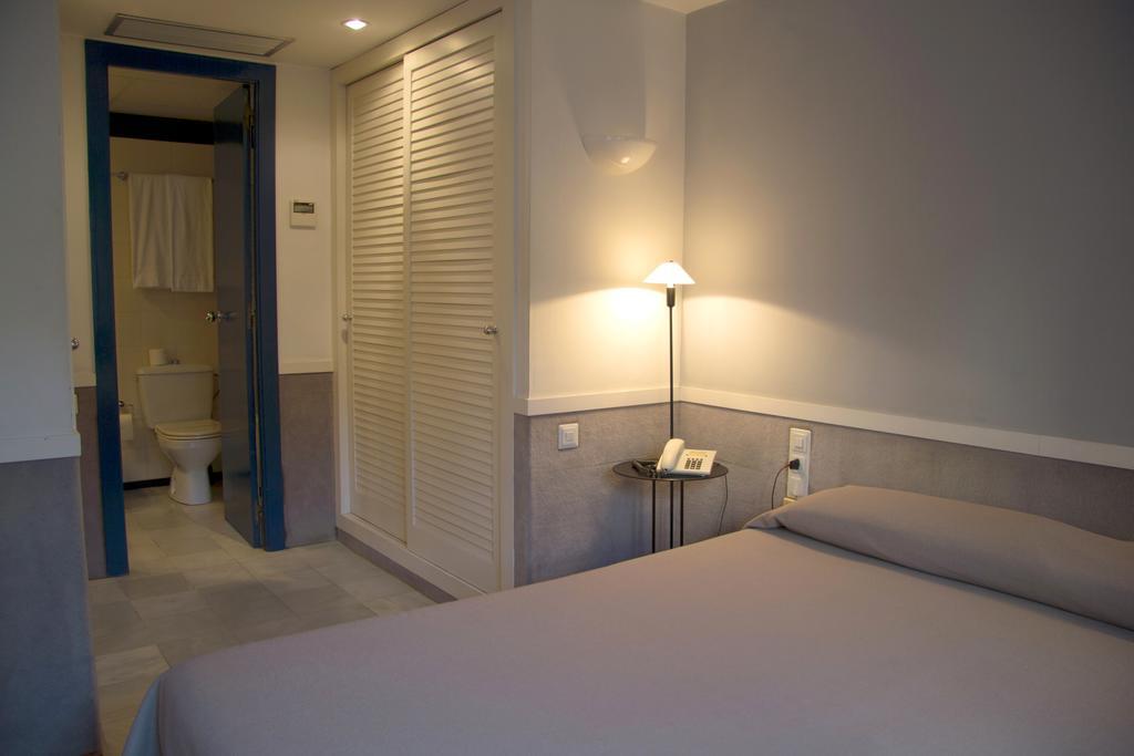 Apartamentos Descartes 巴塞罗那 外观 照片