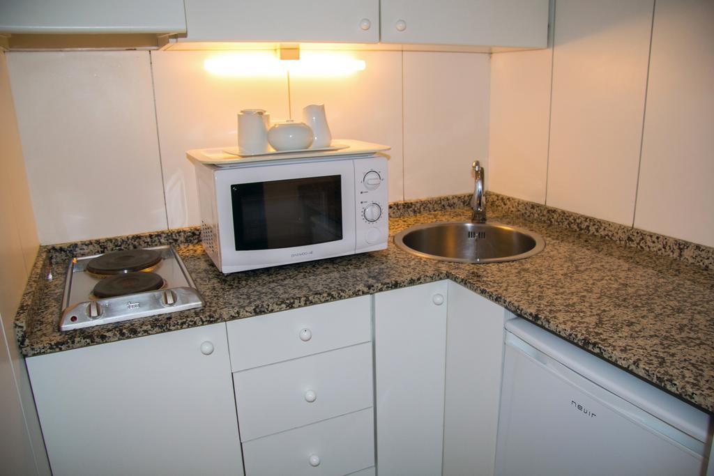 Apartamentos Descartes 巴塞罗那 客房 照片