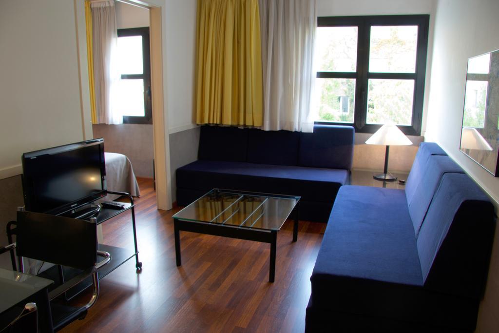 Apartamentos Descartes 巴塞罗那 外观 照片