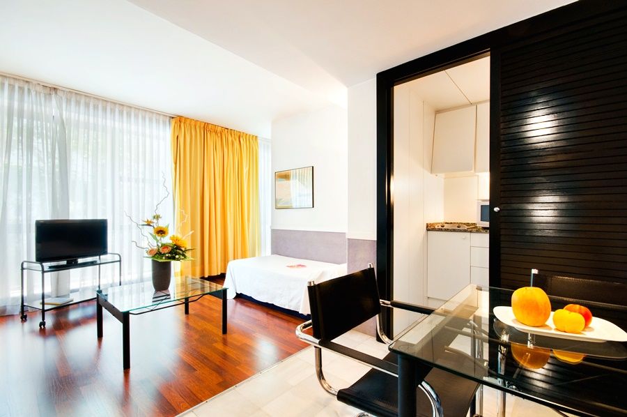 Apartamentos Descartes 巴塞罗那 外观 照片