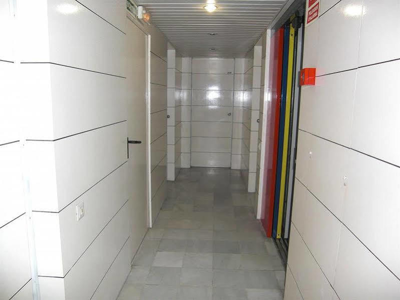 Apartamentos Descartes 巴塞罗那 外观 照片