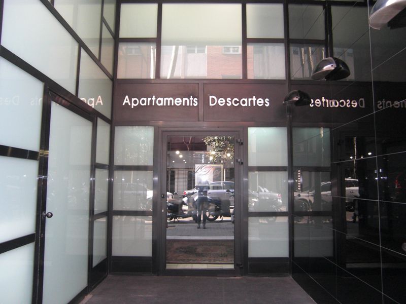 Apartamentos Descartes 巴塞罗那 外观 照片